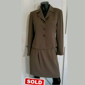 WOMENS PREVIEW CONNECTION SKIRT SUIT SIZE 8P BROWN
